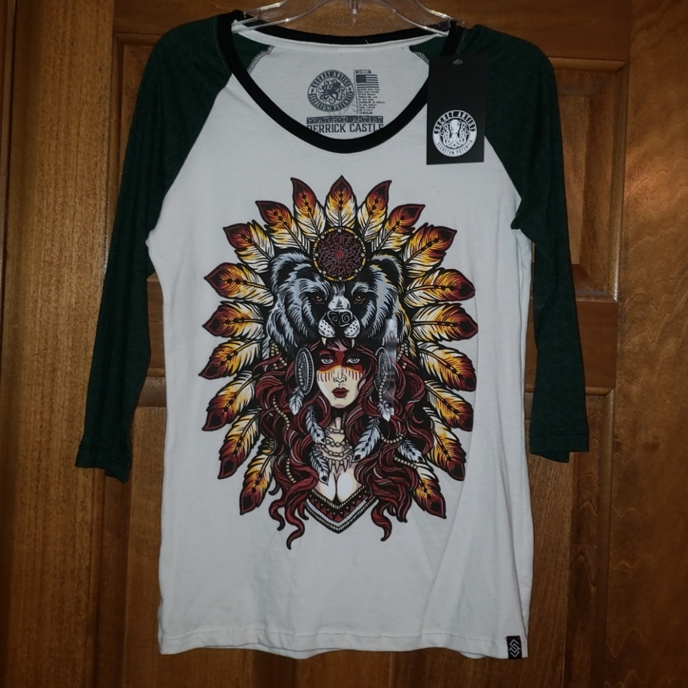 NWT Secret Artist Raglan Size M
